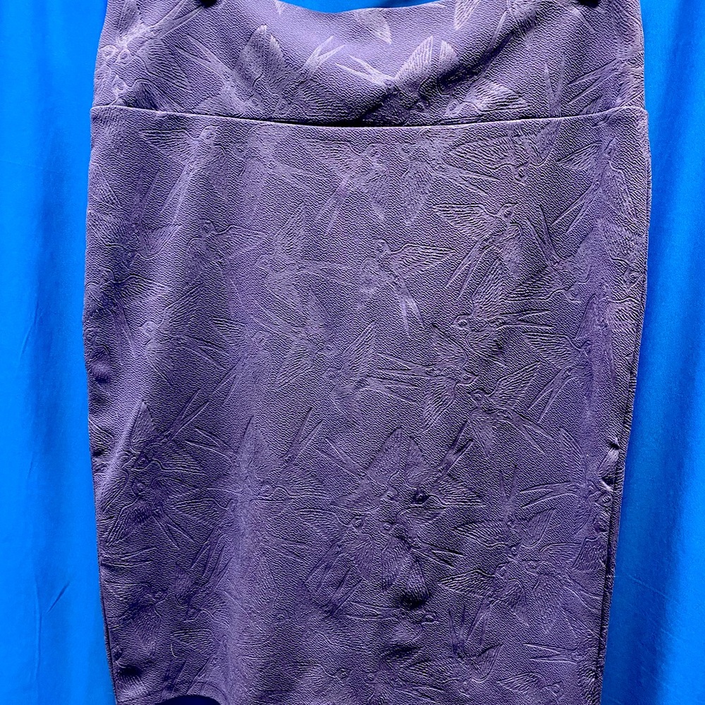 Lularoe Cassie skirt, XL, Excellent Cond, Solid Purple w swallow pattern
